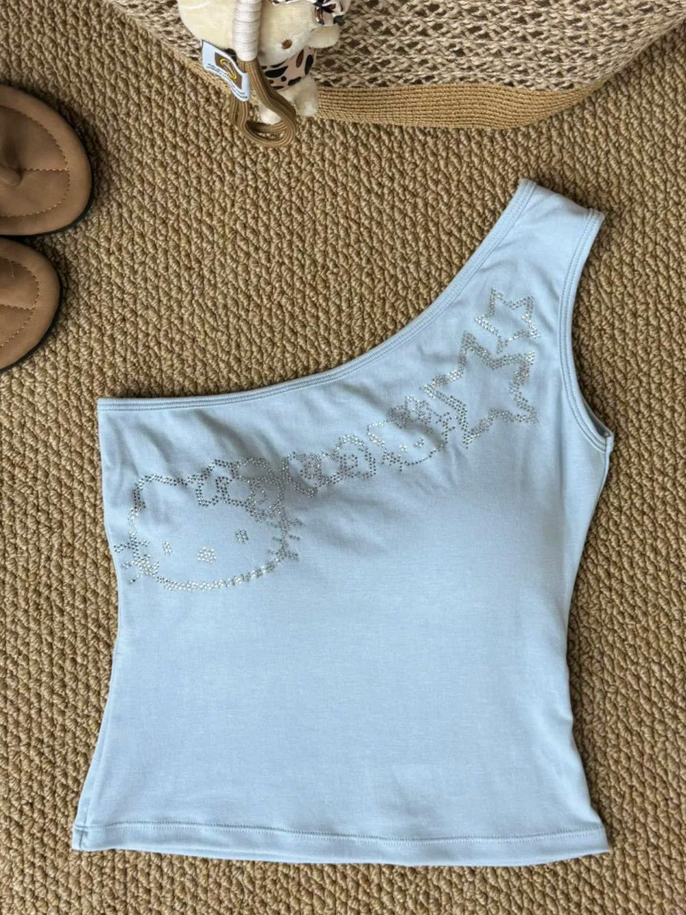 Hello Kitty rhinestone off-shoulder cropped vest | Off-shoulder versatile top