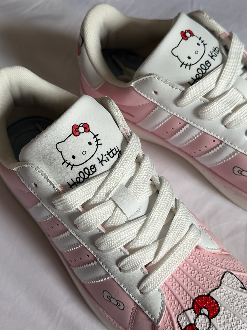 Women's cartoon white sneakers | Shell-toe flat-soled casual sneakers