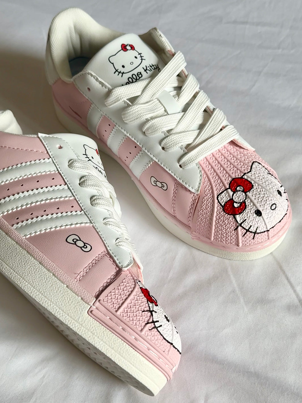Women's cartoon white sneakers | Shell-toe flat-soled casual sneakers