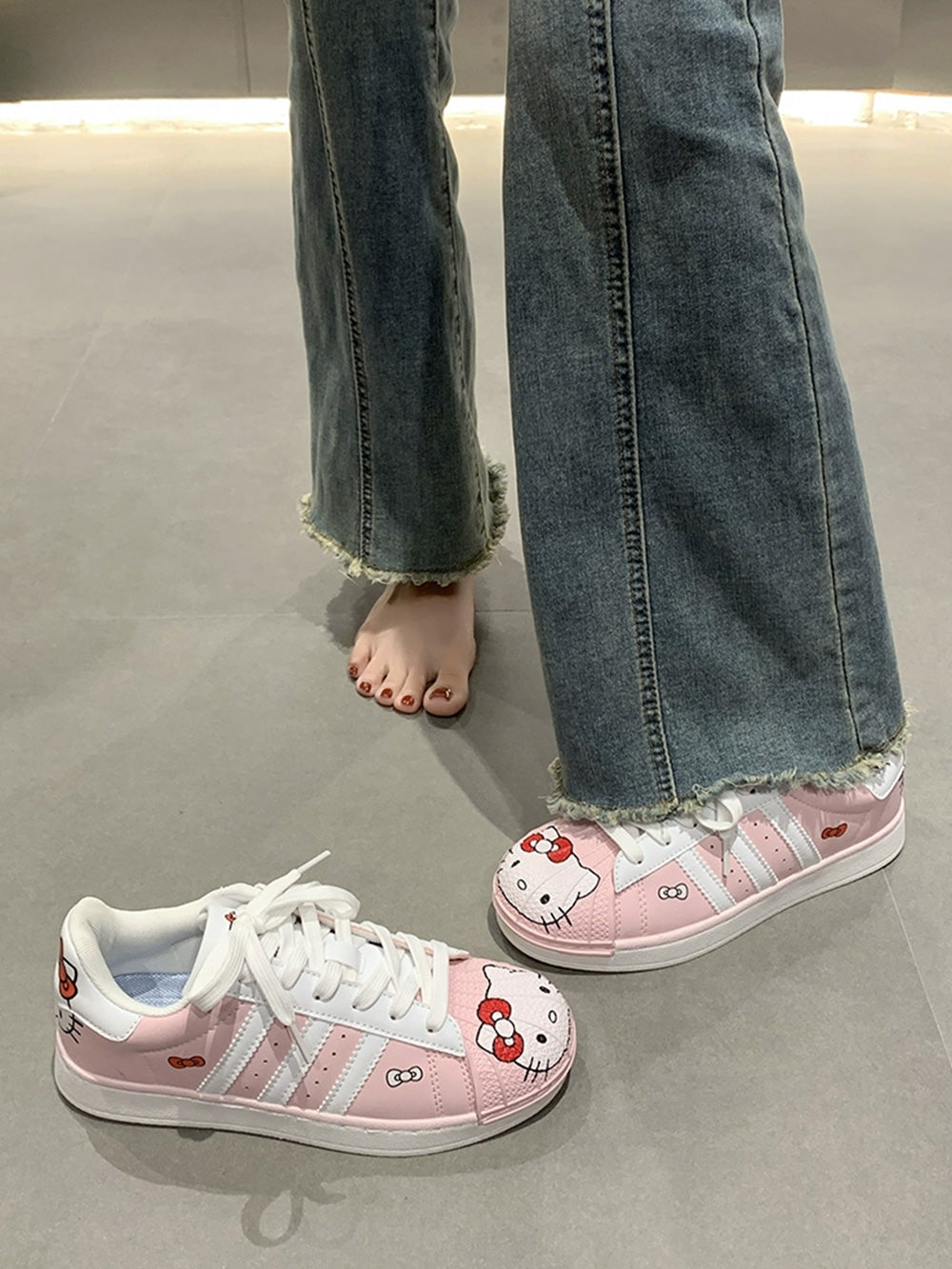Women's cartoon white sneakers | Shell-toe flat-soled casual sneakers