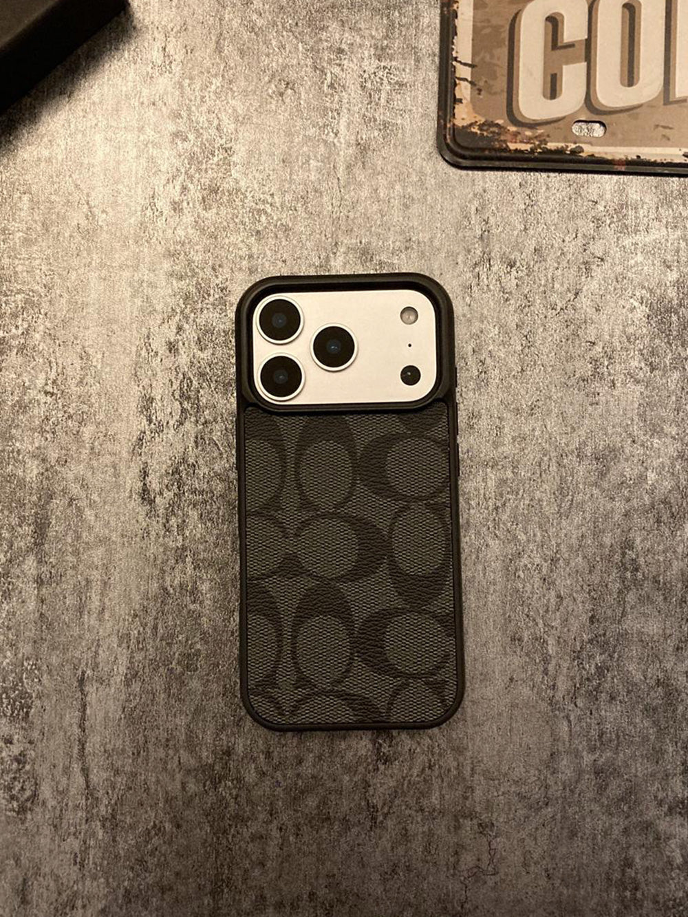 iPhone  case 2010 |Leather, luxury and high-end