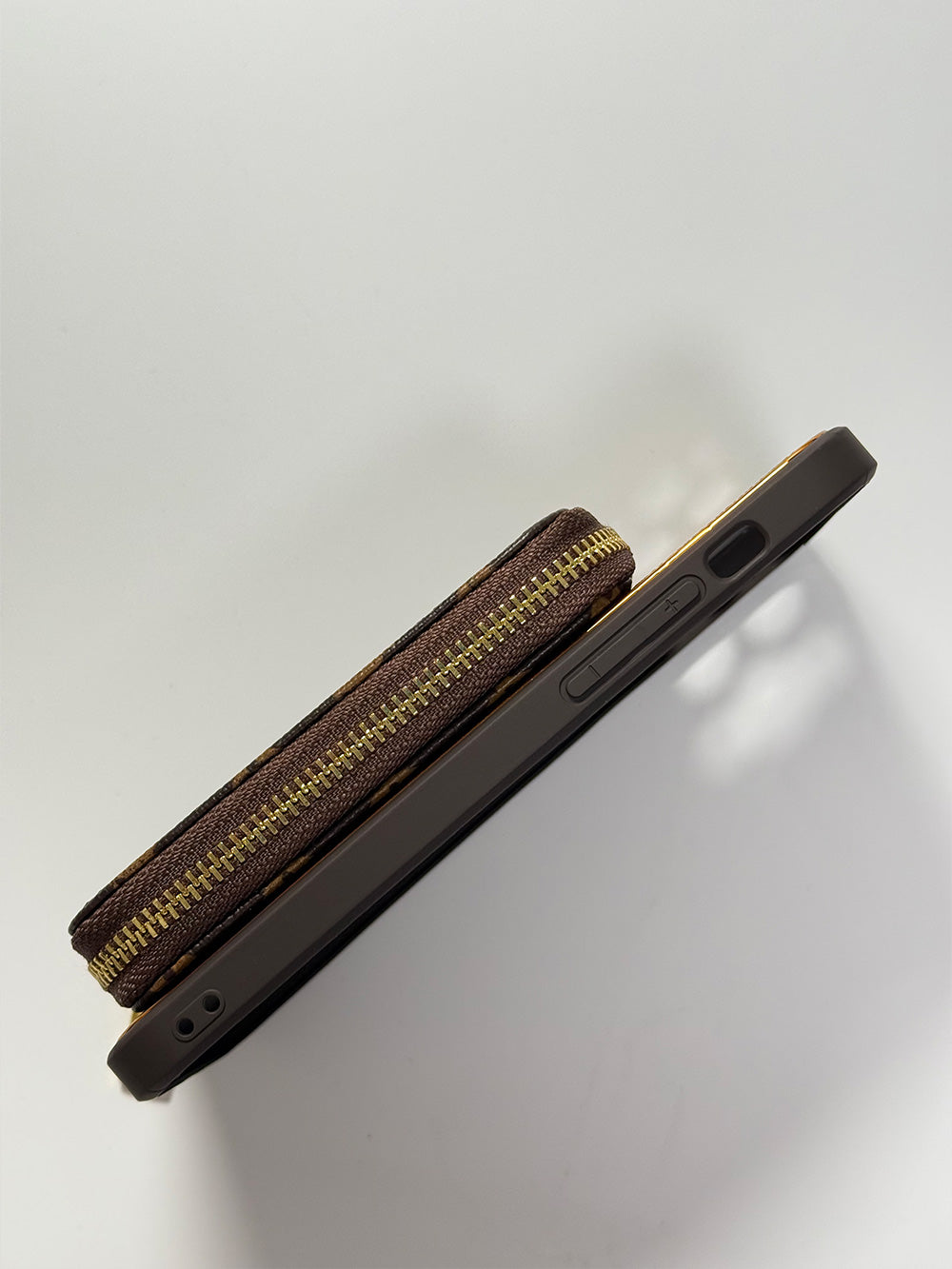 Brown iPhone case 2004 small | Accordion card holder (subject to the video)