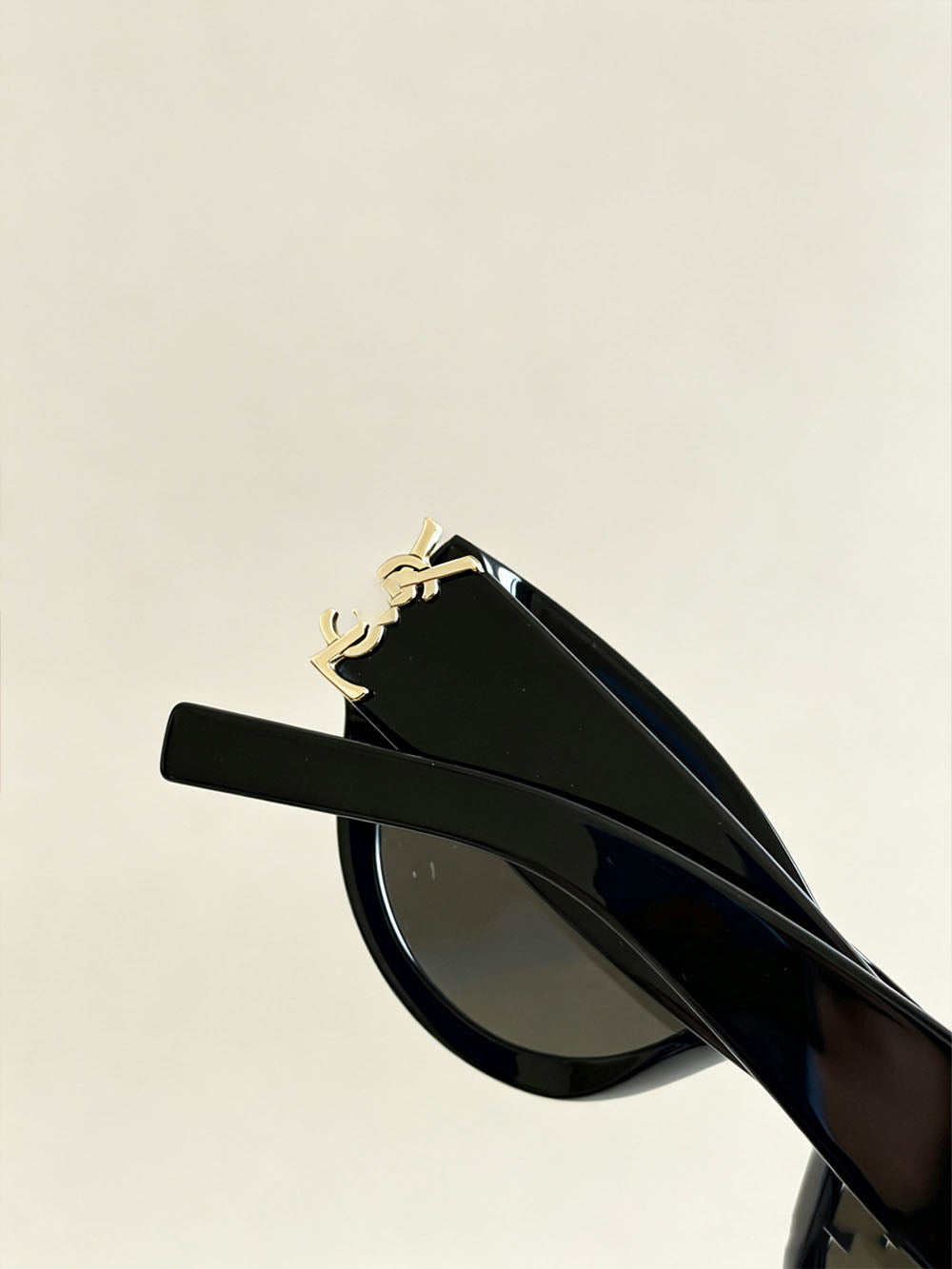Y series  4001 black sunglasses