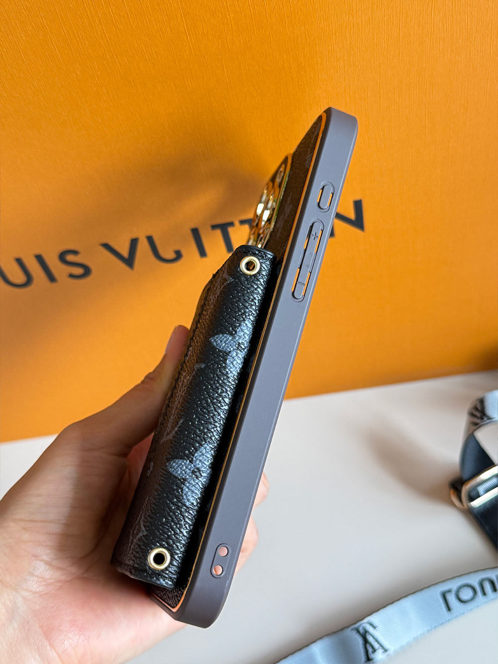 L series Phone case 1035 black | with card holder (subject to the video)