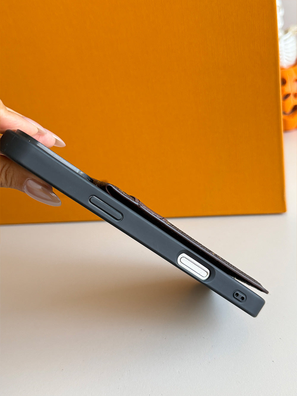 L series Phone case 1055 | with card holder (subject to the video)