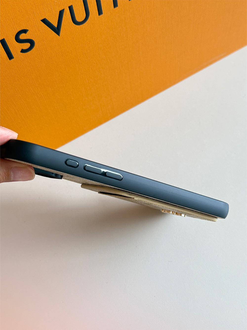 L series Phone case 1056 | with card holder (subject to the video)