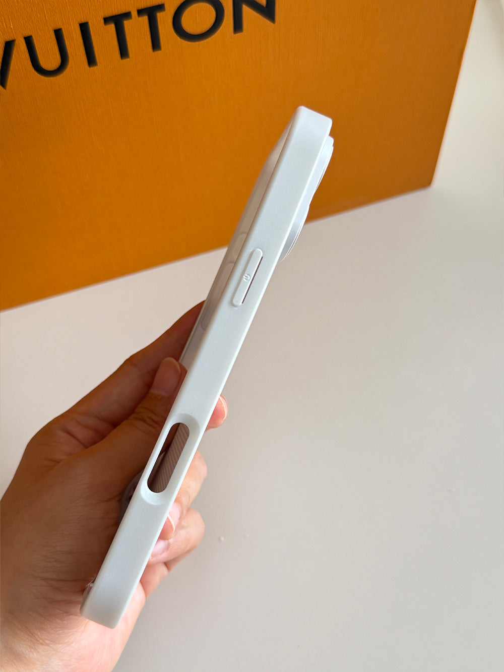L series Phone case 2058 | Instantly Enlarges the Window (subject to the image)