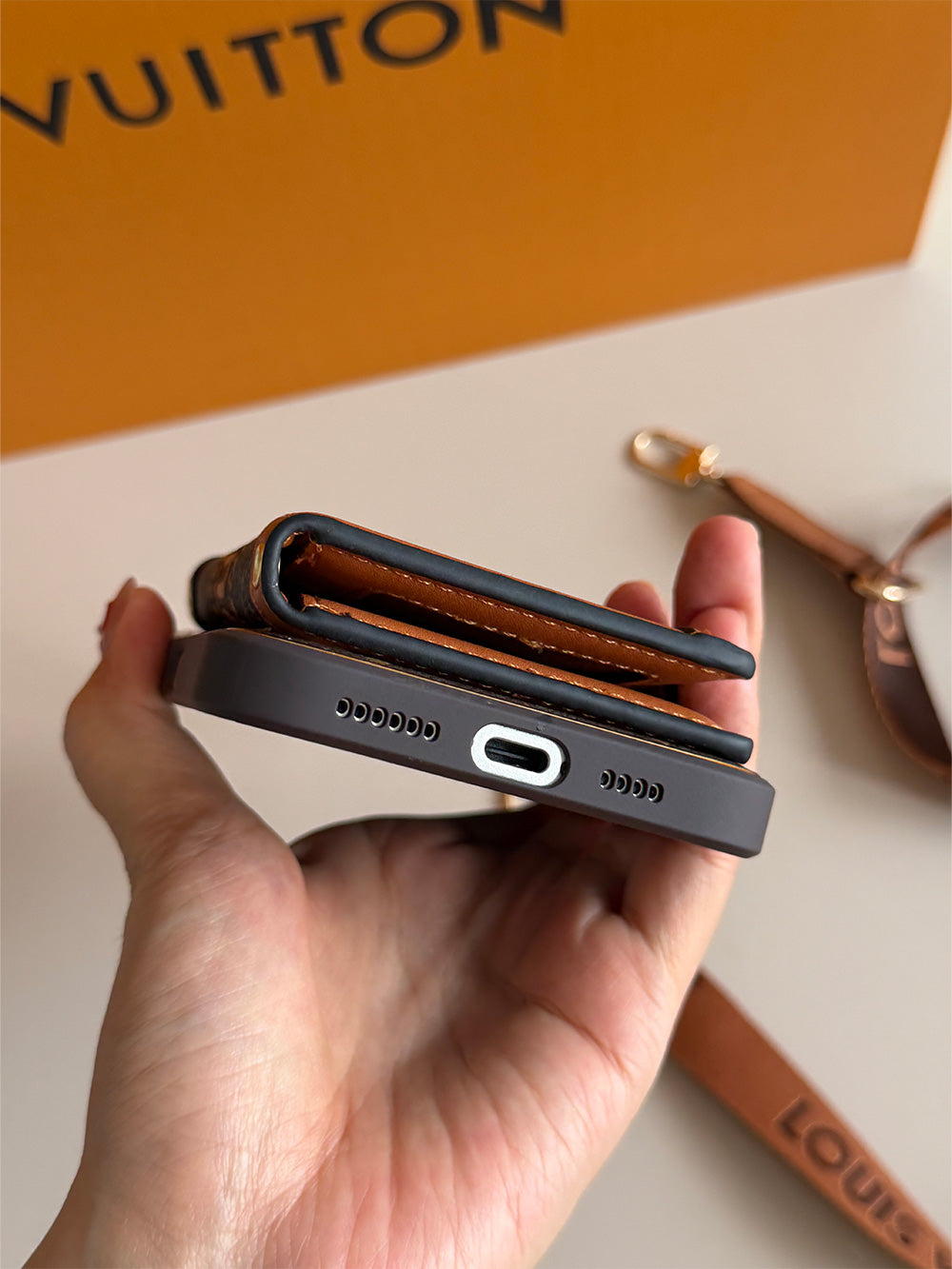 L series Phone case 1090 | with card holder (subject to the video)