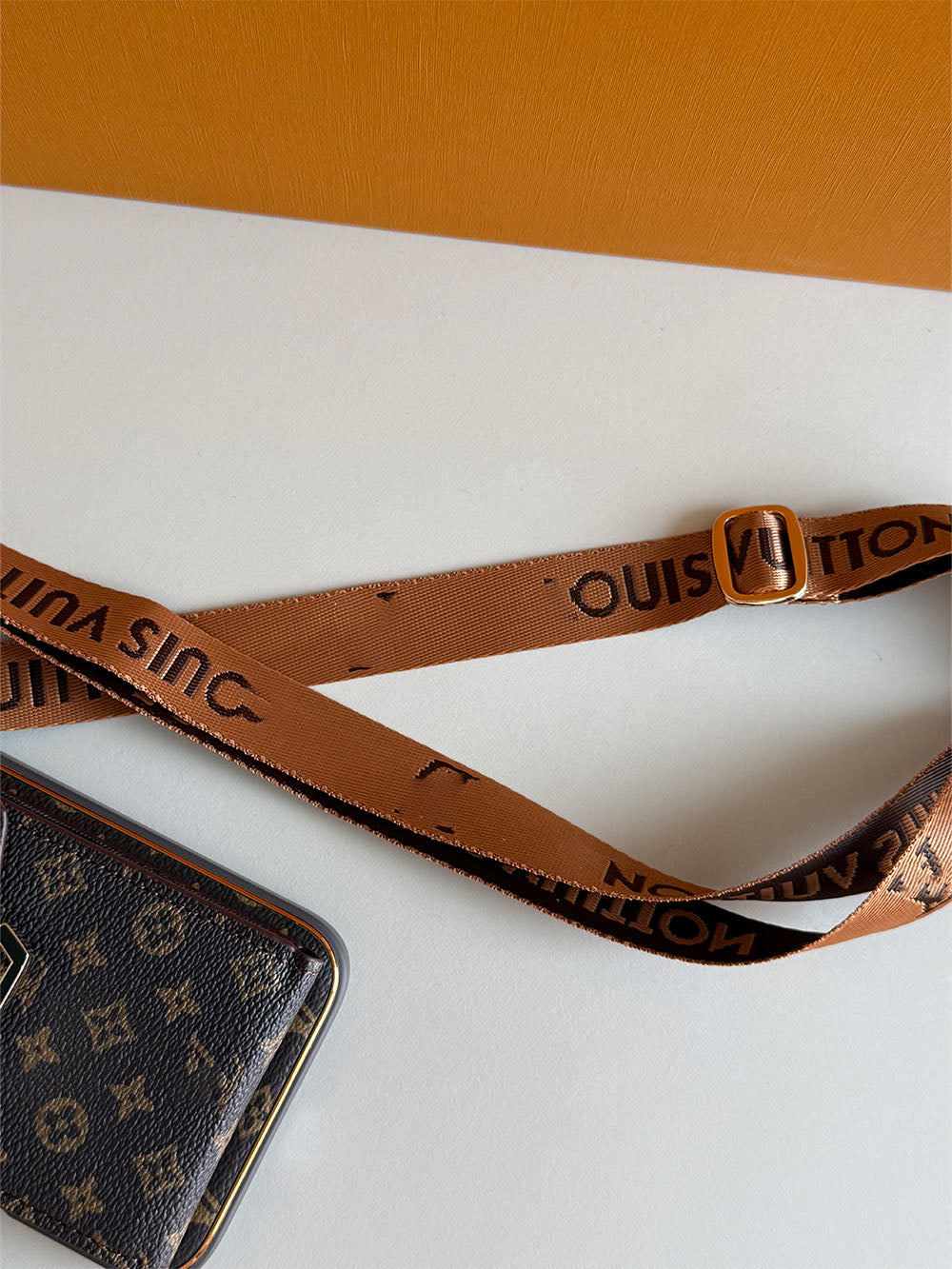 L series Phone case 1040-2| with card holder (subject to the video)