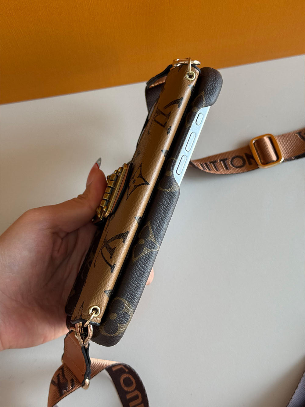 L series Phone case 1091 | with card holder (subject to the video)